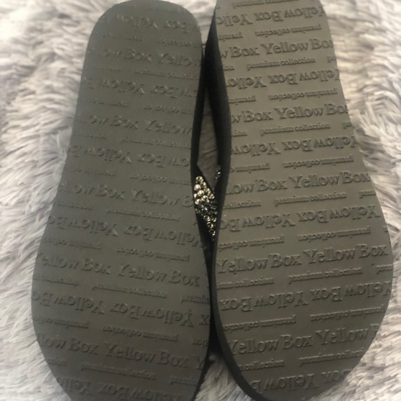 Yellow Box - Picture 5 of 5